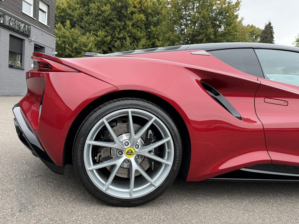 Lotus Emira