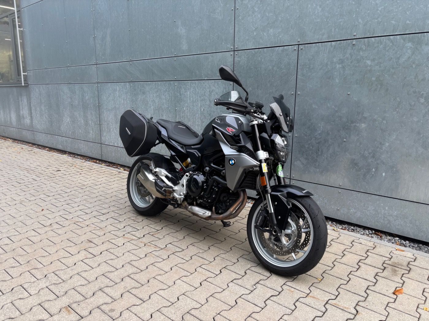 Fahrzeugabbildung BMW F 900 R 4 Pakete Seitenkoffer
