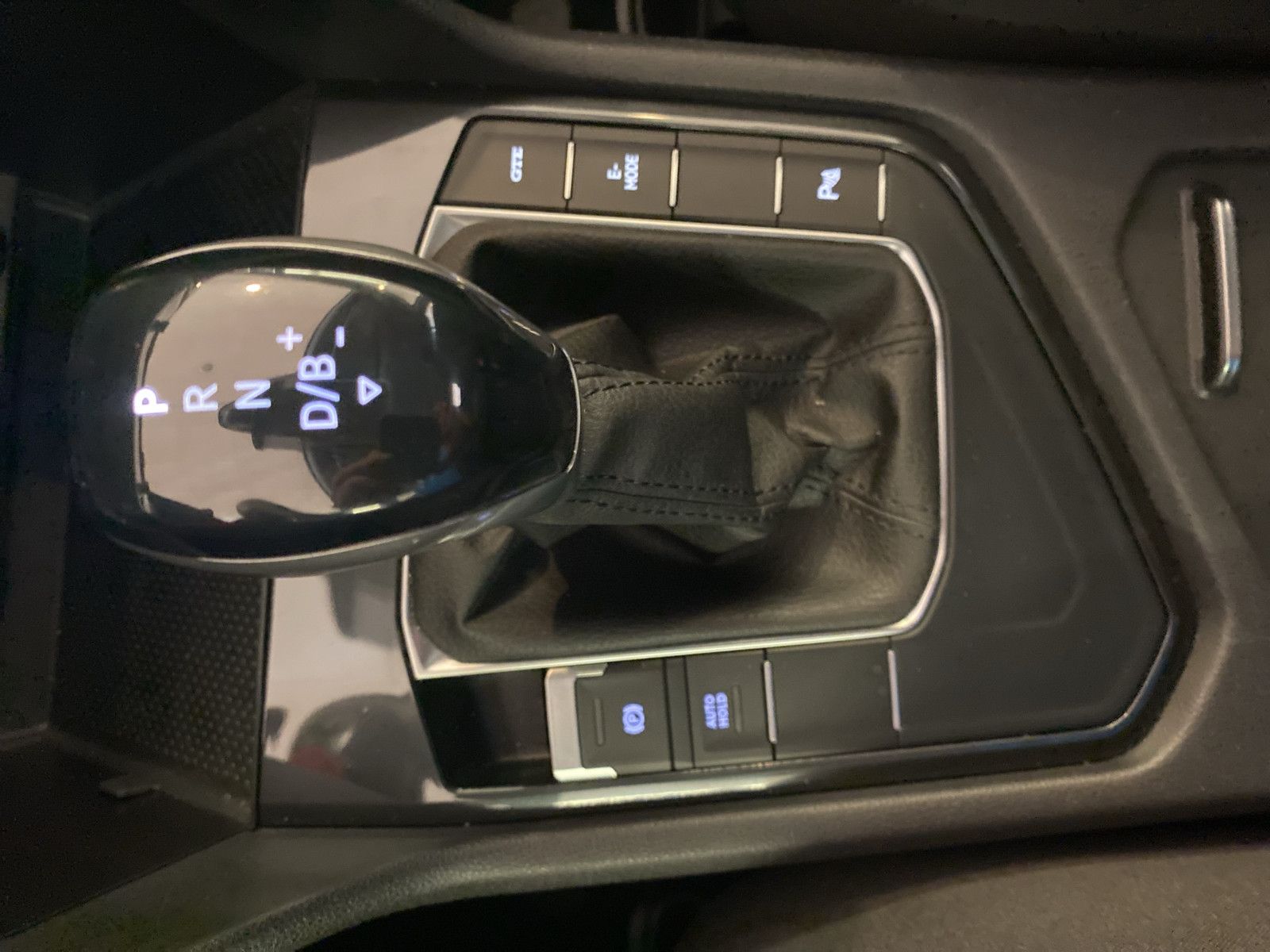 Volkswagen Tiguan Elegance eHybrid - DSG - eKLAPPE - APP - foto 16