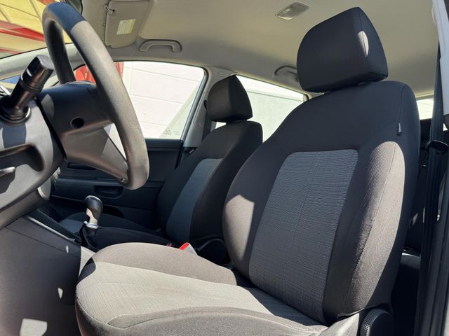 KIA Venga — Foto 16