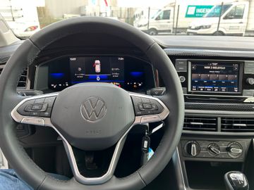 Fahrzeugabbildung Volkswagen Polo VI Life Klima digt. Tacho
