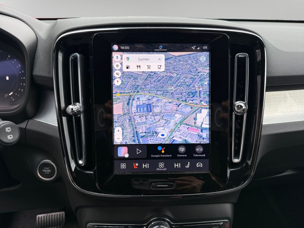 VOLVO XC40 B3 B DKG Plus Black Edition 360° Standheiz VOLVO XC40 B3 B DKG Plus Black Edition 360° Standheiz