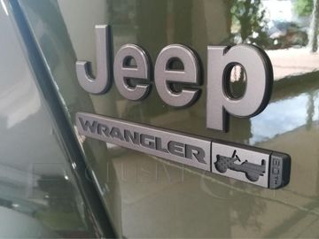 Jeep Wrangler - 10