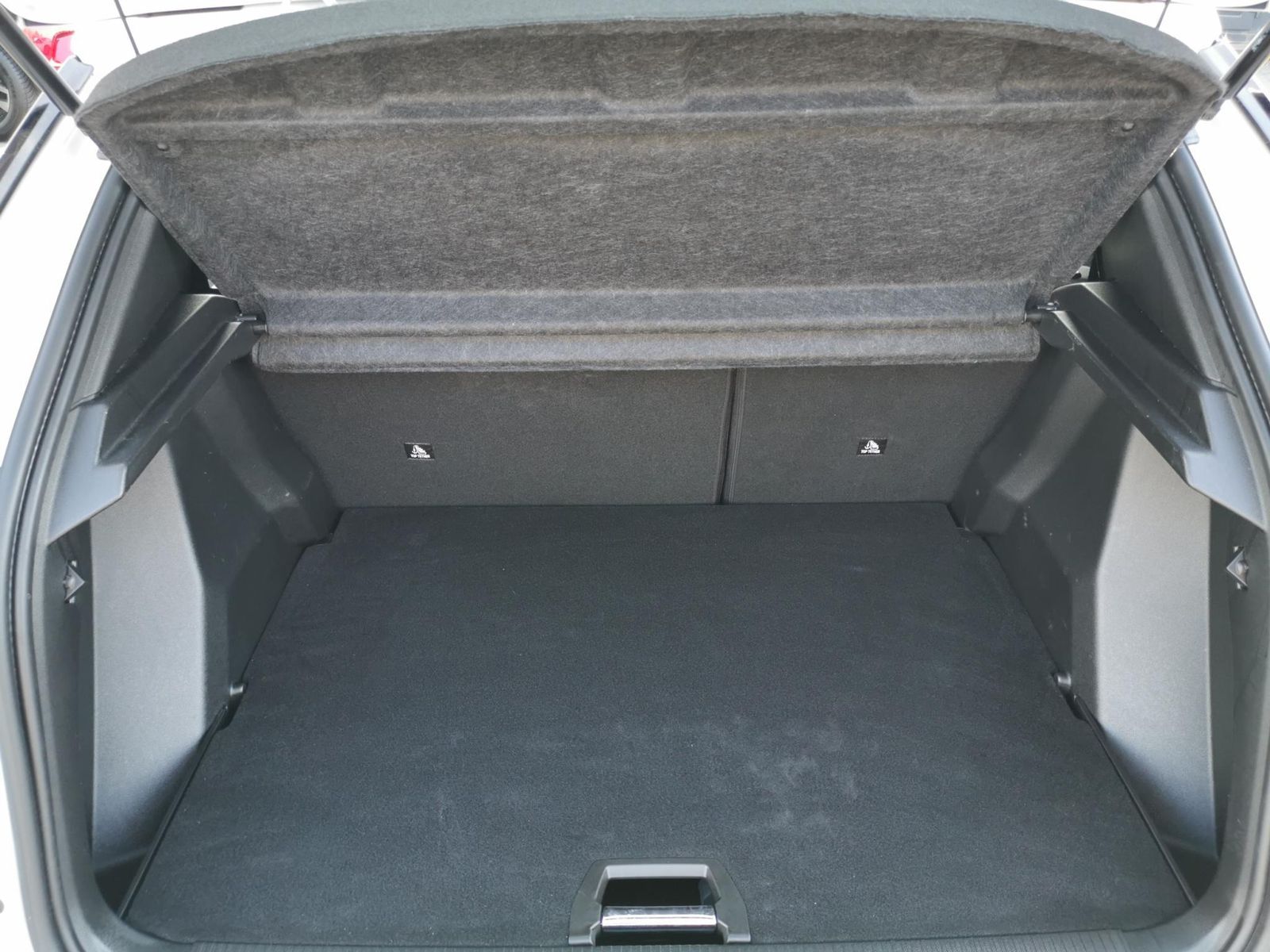 Fahrzeugabbildung Peugeot 2008 Active Pack+USB+PDC+KLIMA+DAB+TEMPOMAT+
