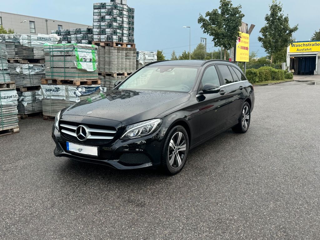 Image of Mercedes-Benz C 220