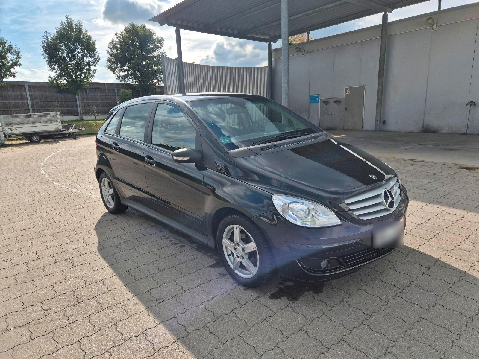 Mercedes-Benz B 170