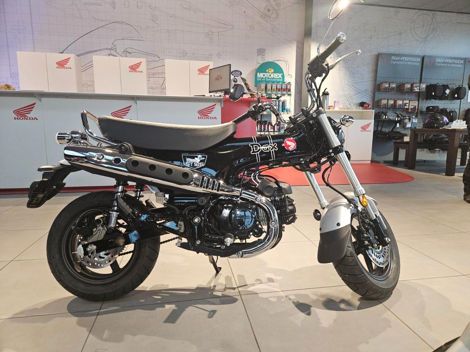 Honda ST125  "Dax 125"
