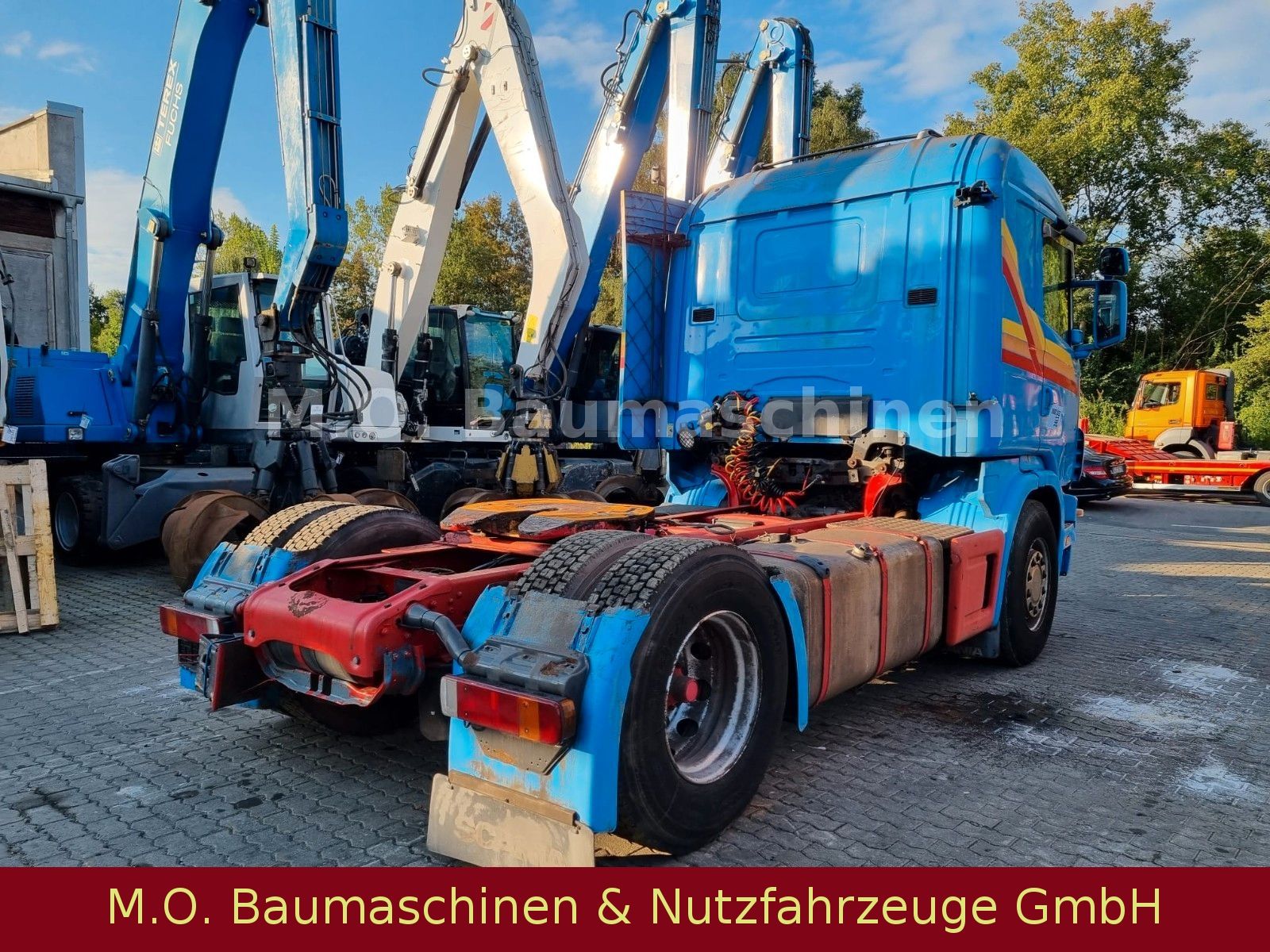 Fahrzeugabbildung Scania 420 - 124 L / Euro 3 / EPS /