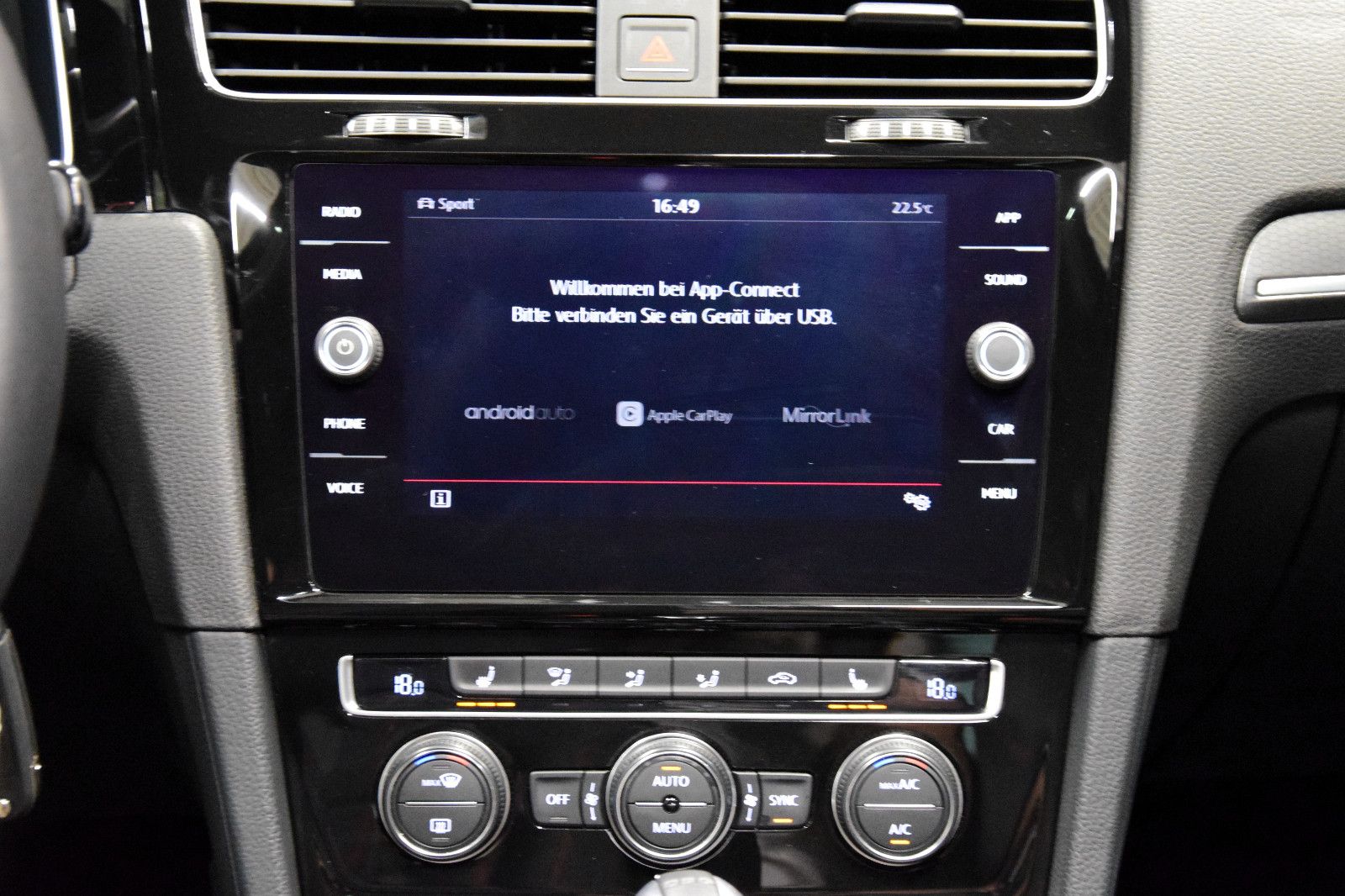 Fahrzeugabbildung Volkswagen Golf VII Lim GTI Performance DSG Pano Virtual OZ