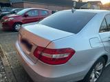 Mercedes-Benz Mercedes E220 Rechtslenker - Rechtslenker mit Diesel-Antrieb