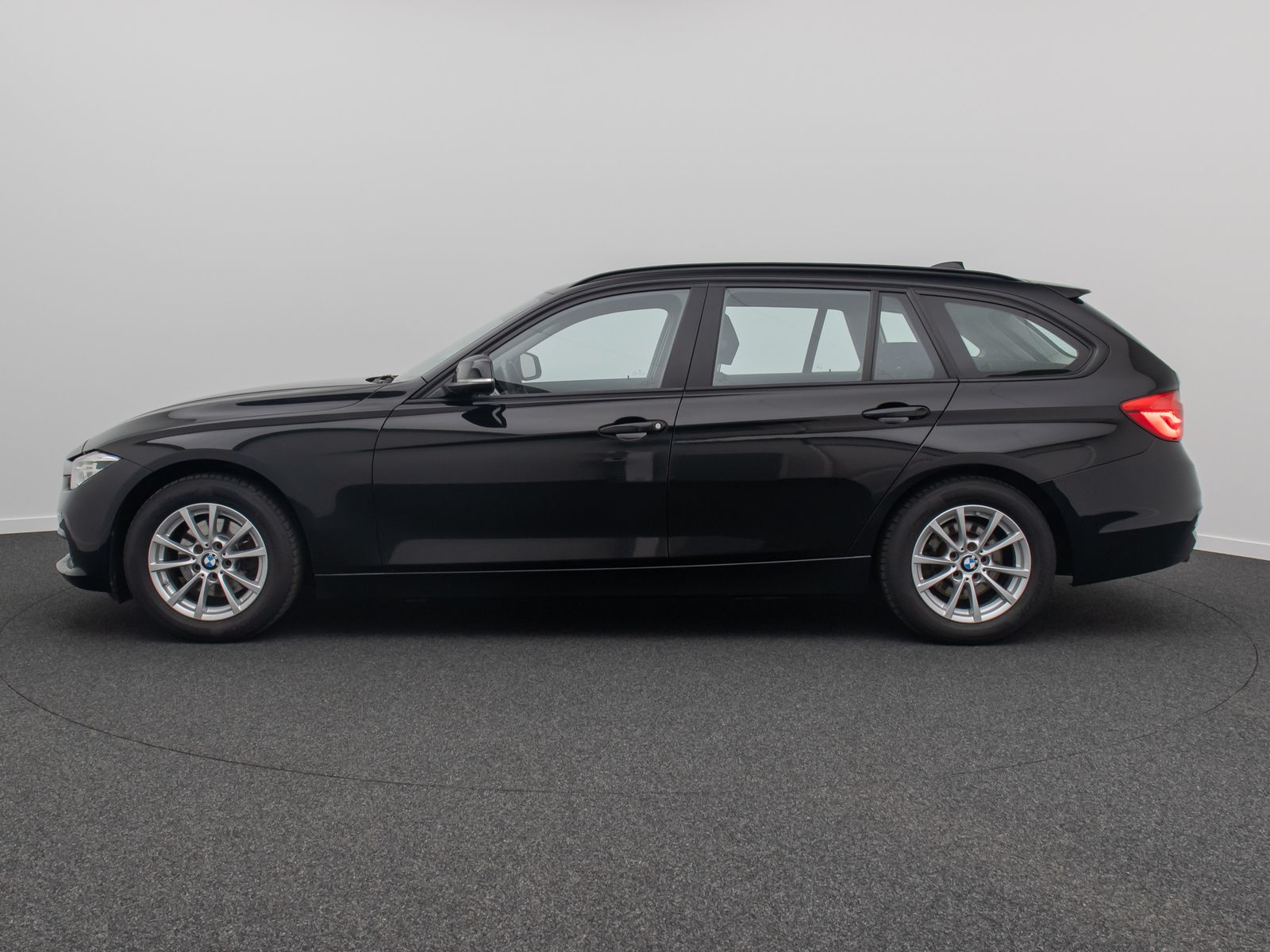 Fahrzeugabbildung BMW 318d NaviPro WLANLordos PDC LED Komfort Alarm