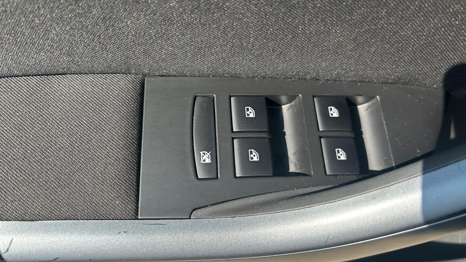 Opel Astra 2012 — photo 17