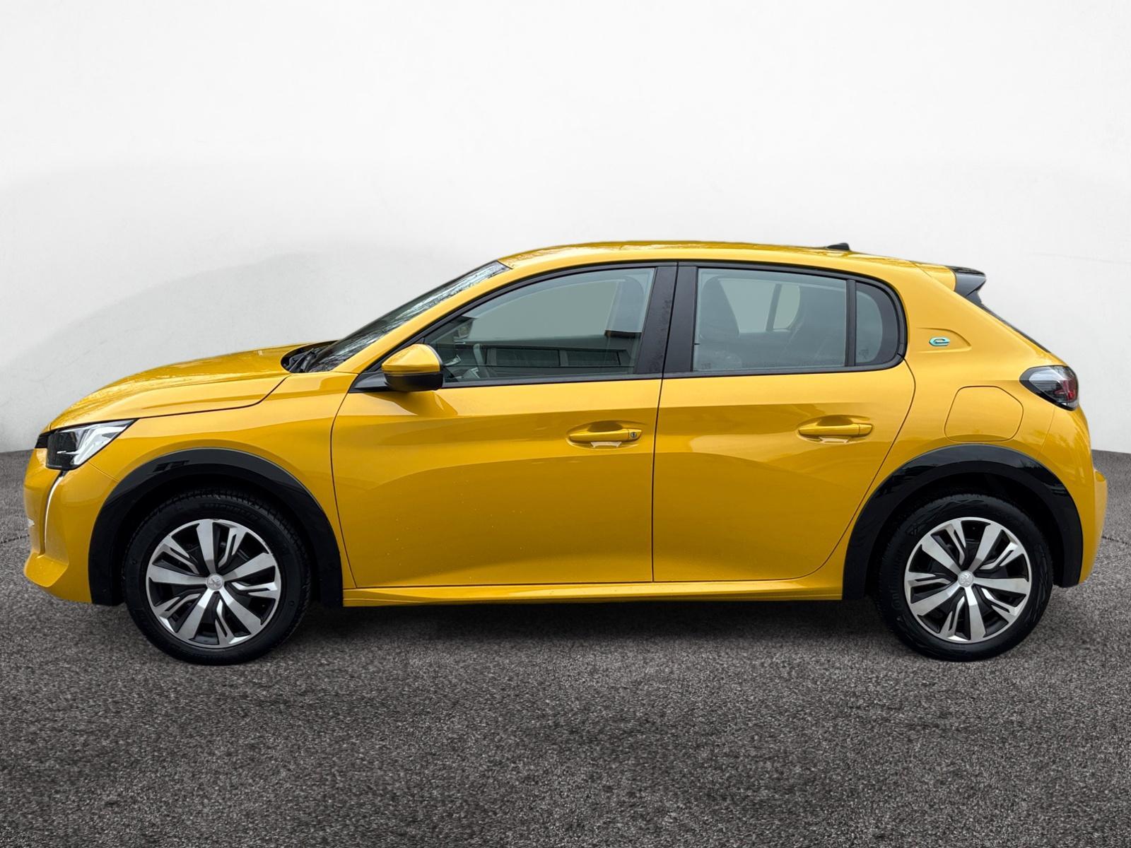 Peugeot 208 e-Active 136