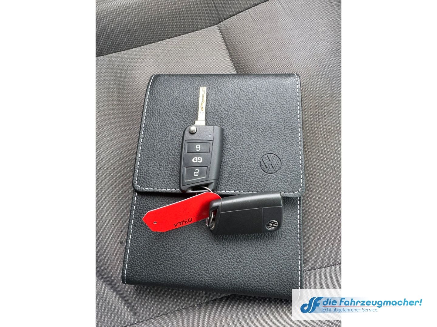 Fahrzeugabbildung Volkswagen Transporter T6.1 Kasten FWD Navi LED *EXPORT