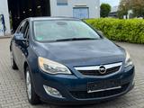 Opel Astra J Lim. 5-trg. Design Edition *Lenkrad Hz. - Opel Astra aus 2011: J