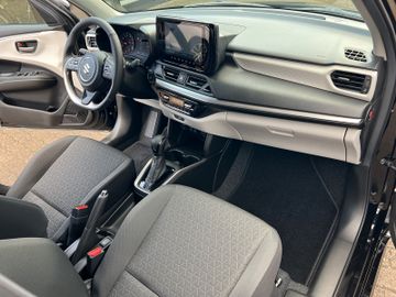 Fotografie 13 des Suzuki Swift 1.2 Dualjet Hybrid 61 kW Comfort+ AT NAVI