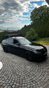 BMW F30 330d xDrive - BMW 330 aus 2013 mit Diesel-Antrieb: Limousine