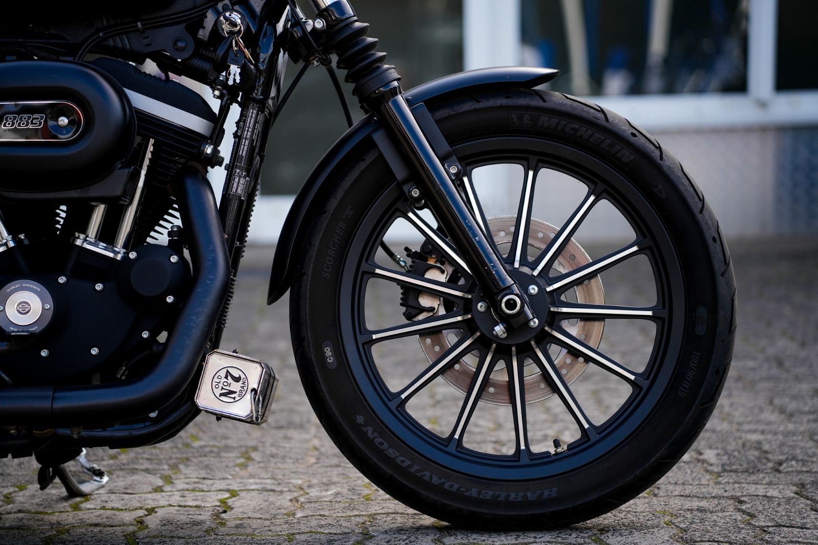 Fahrzeugabbildung Harley-Davidson XL883N Sportster Iron 883 - Jekill - 1. Hand