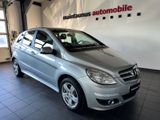Mercedes-Benz B 200 *1.HAND - aus Rentnerbesitz / BI-XENON* - Mercedes-Benz B 200 in Wiesbaden
