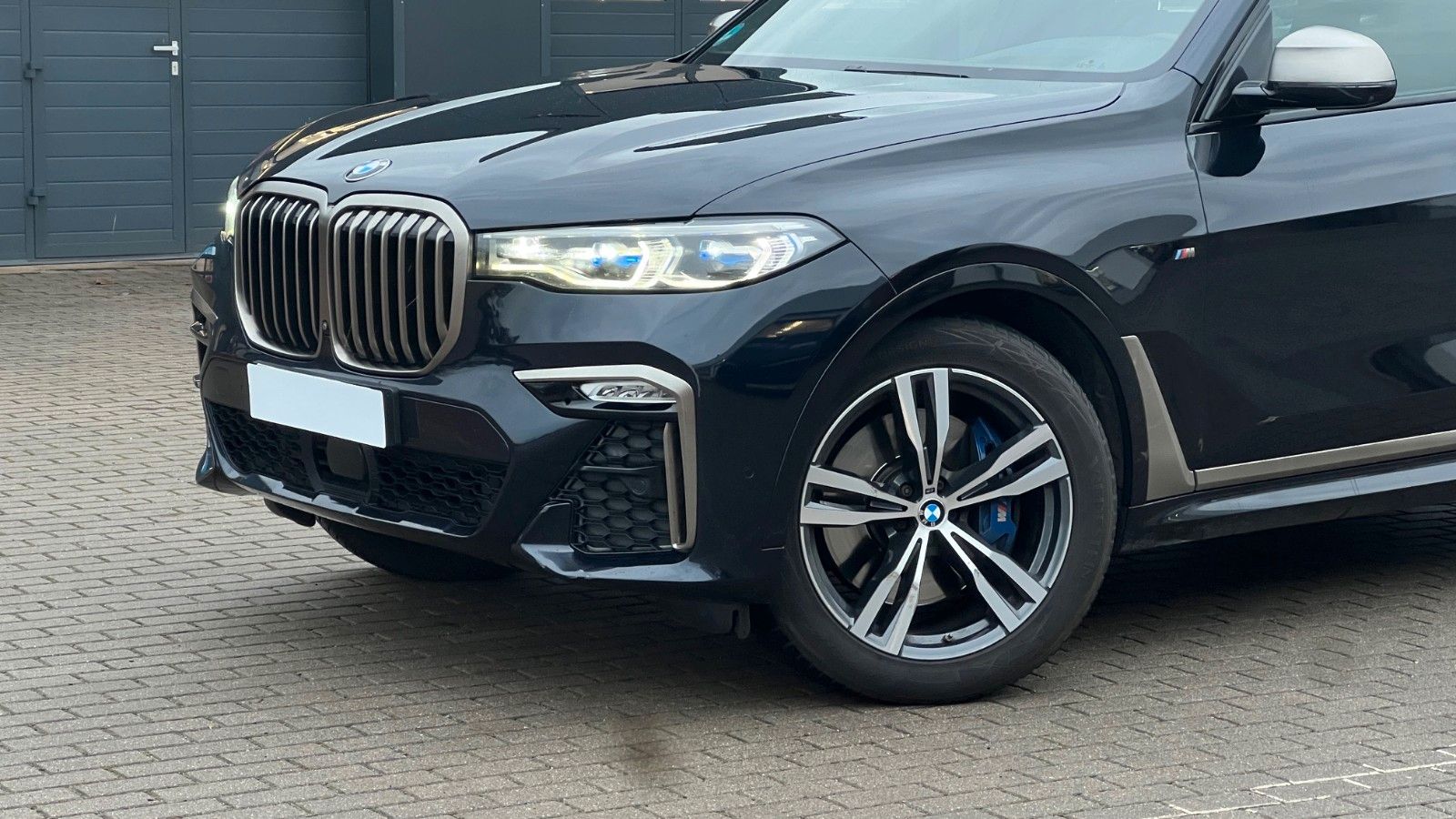 Fahrzeugabbildung BMW X7 M50 d *H/K*360°*PANO*AHK*M-Paket*HUD*Mietkauf