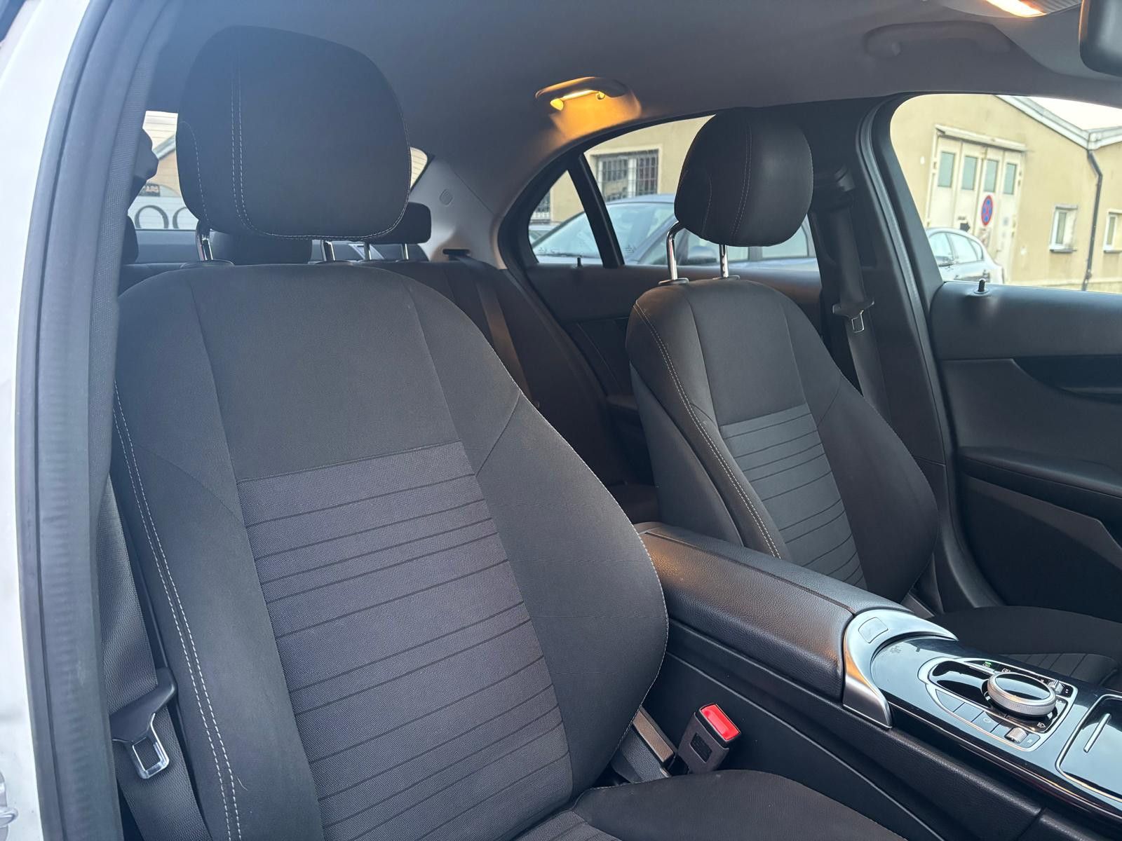 Fahrzeugabbildung Mercedes-Benz C 180 d Limo 9G-TR. Avantgarde Night-APPS-PDC-