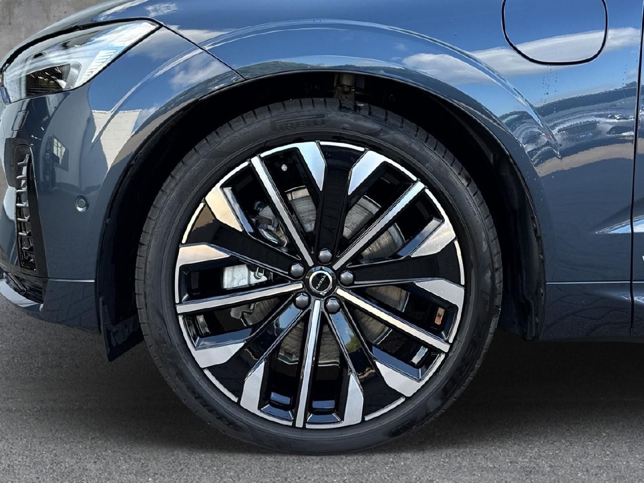 Fahrzeugabbildung Volvo XC60 T8 AWD Ultra Dark Recharge Plug-In Hybrid