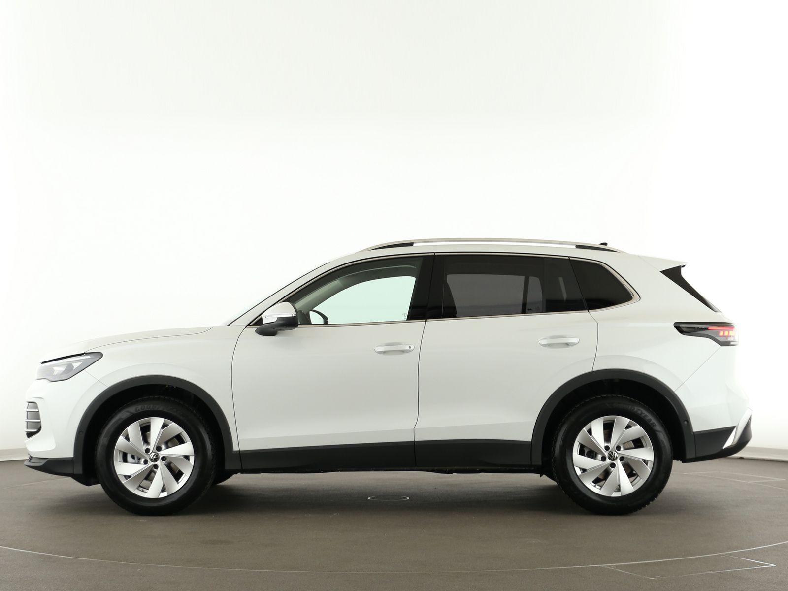 Volkswagen Tiguan 1.5 eTSI 150 DSG Elegance LED Navi Head foto 3