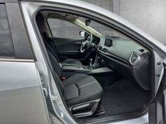 Fahrzeugabbildung 3 Sports-Line 2,2 Skyactiv D 150 Sports-Line