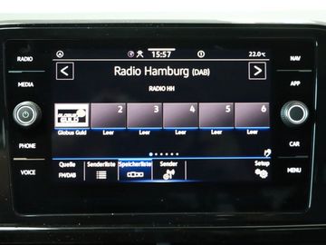 Fahrzeugverkauf 17 Volkswagen T-Roc 1.5 DSG R-Line Black AHK Pano Matrix Kame.