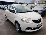 Lancia Ypsilon 1.2 2018 90K KM! - silberne Lancia Ypsilon