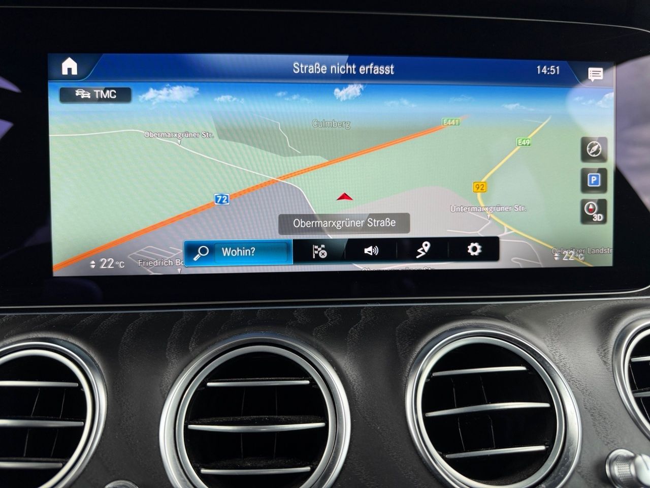 Fahrzeugabbildung Mercedes-Benz E 220 d T AVANTGARDE+AHK+EASYPACK+AMBIENT+MEMORY