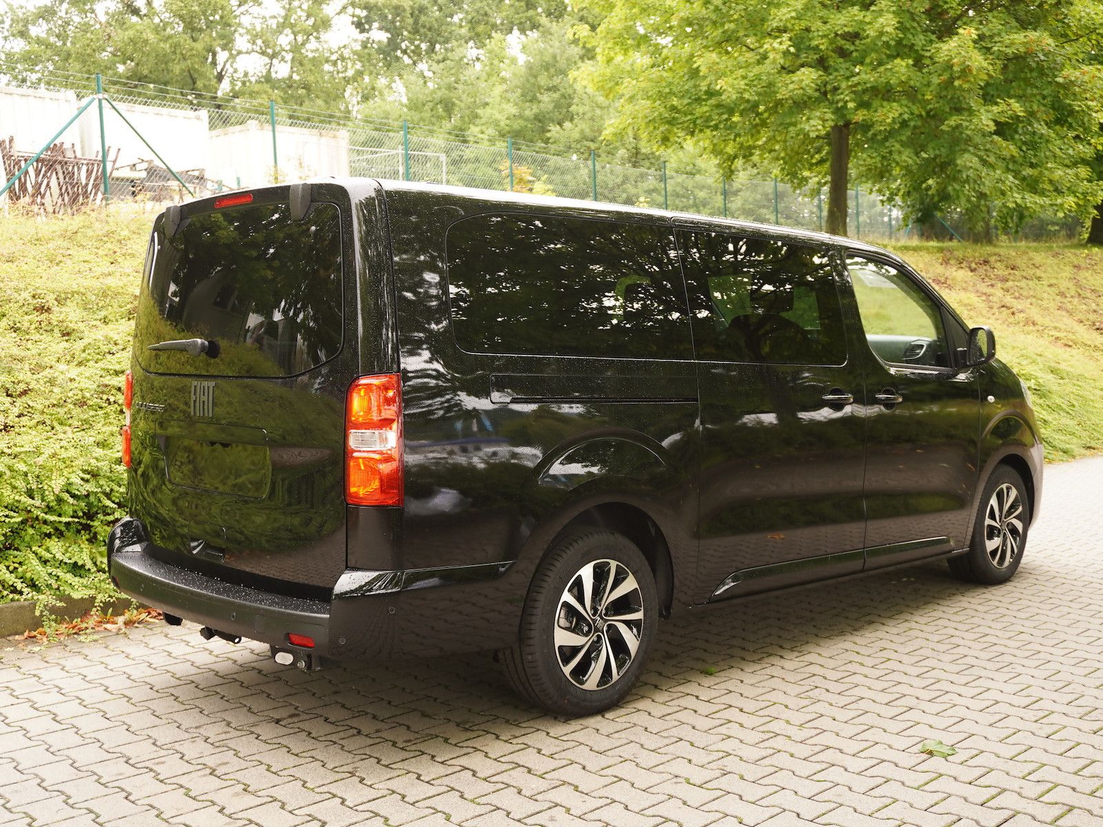 Fiat Ulysse Icon XL 2.2 180 AT 8-Sitzer/Winter-Paket imagem 2