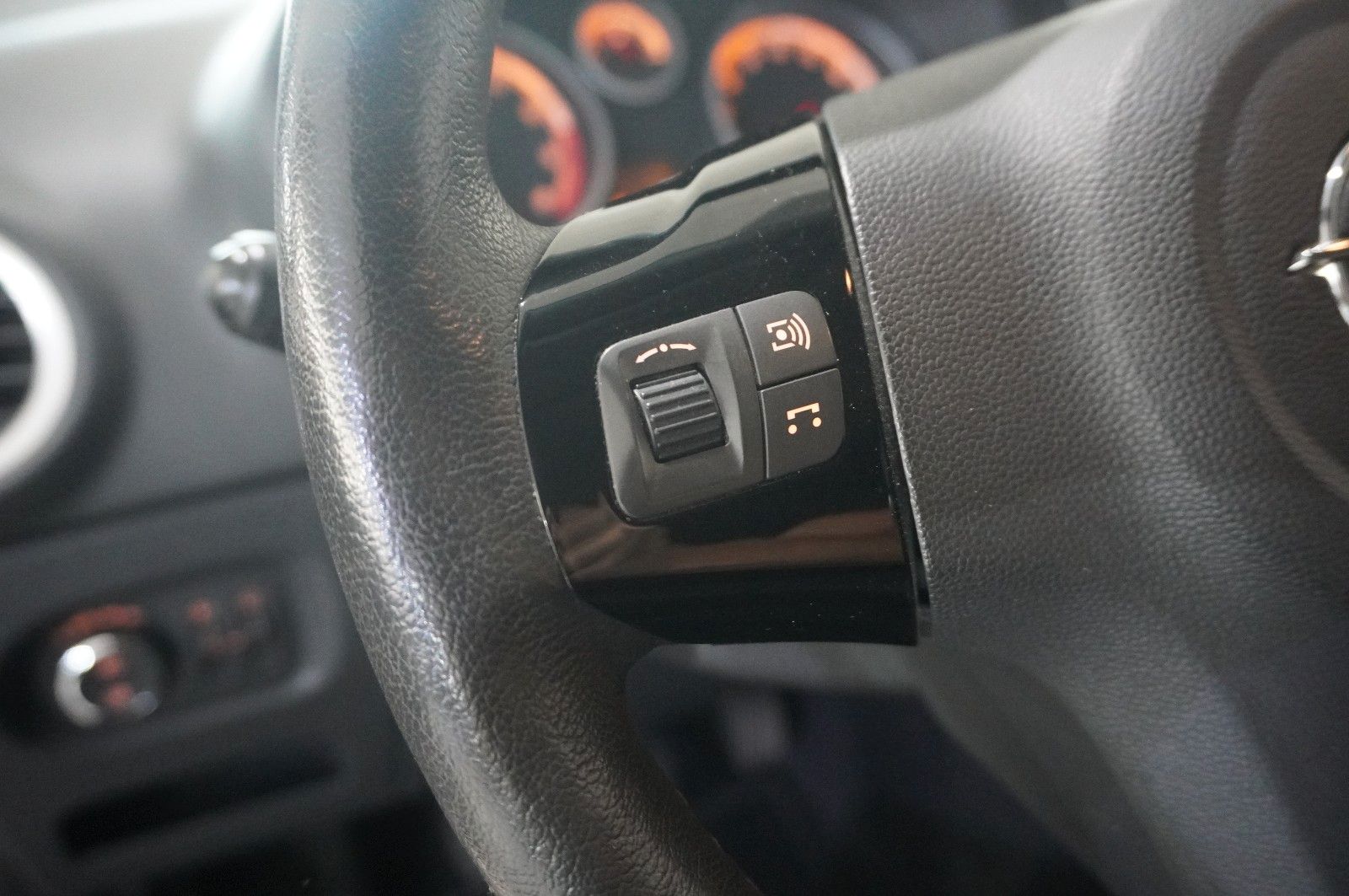 Fahrzeugabbildung Opel Corsa D 1.4 ENERGY 3-TÜR KLIMA/WINTER/NEBEL/PDC