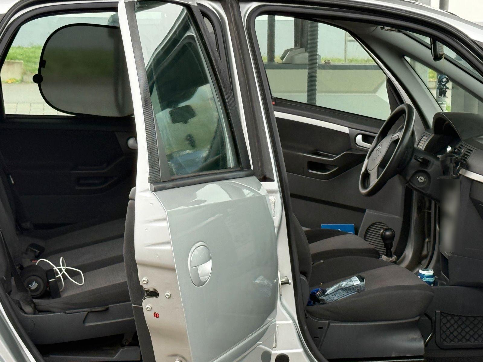 Opel Meriva 2005 — interior