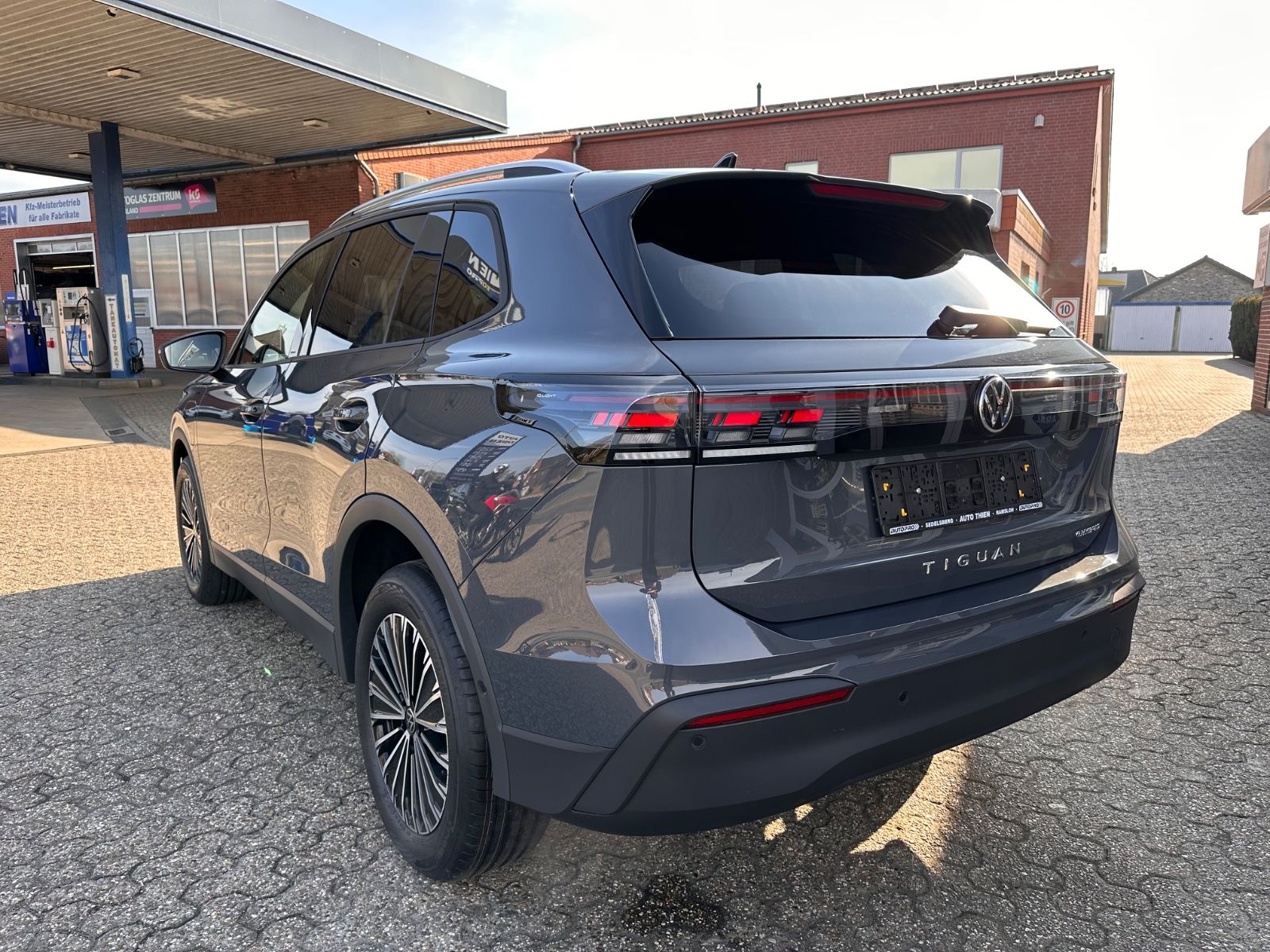 Fahrzeugabbildung Volkswagen Tiguan Life 1.5 e-Hybrid DSG ACC/APP/PDC/LED+