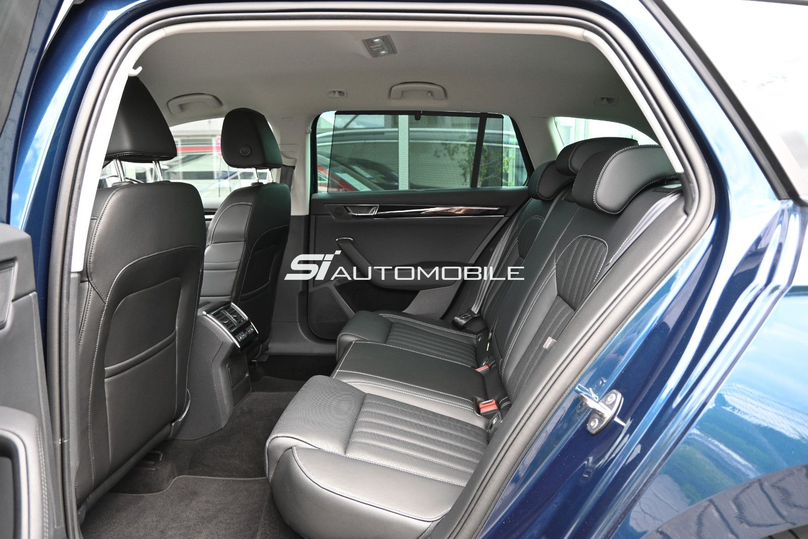 Fahrzeugabbildung SKODA Superb 2.0 TDI DSG L&K COMBI °ACC°AHK°STANDHEIZ°
