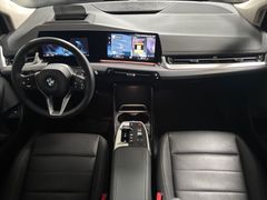 Fahrzeugabbildung BMW 218d AT Luxury Line -- AHK/Pano/DrivingProf/19LM