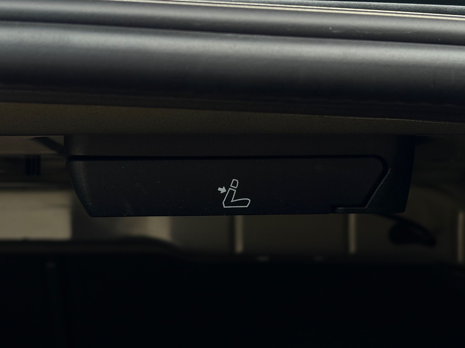 Fahrzeugabbildung BMW 320i Limo Sport Line 3Z-Klima Temp. LCProf. AHK