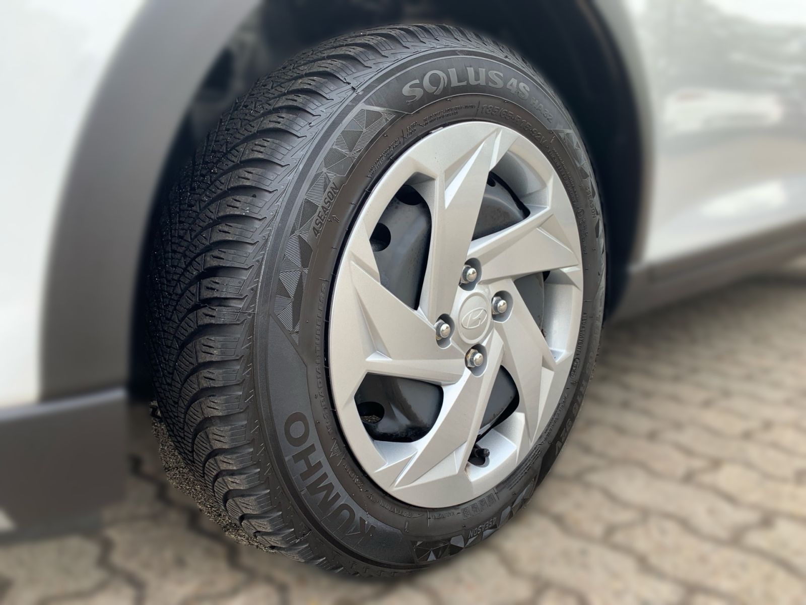 Fahrzeugabbildung Hyundai BAYON 1.0 T-GDI Select Navi Kamera Allwetter