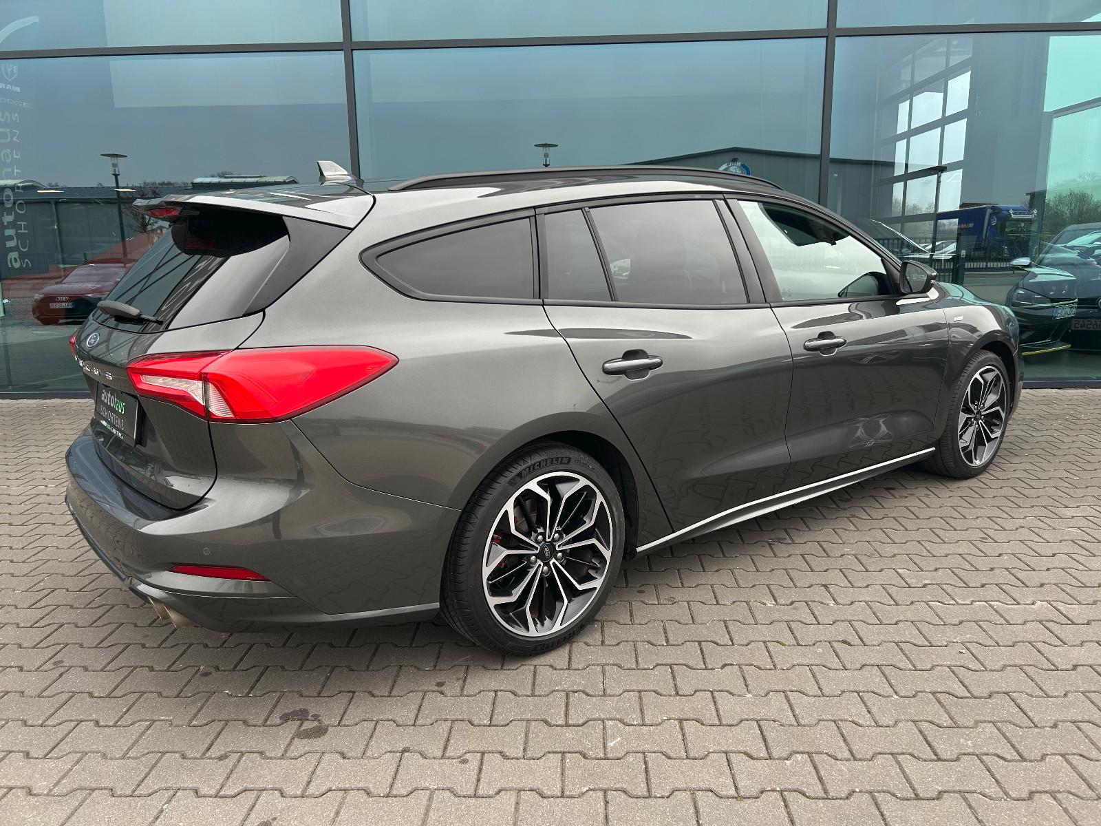 Ford Focus Turnier 1.5 ST-Line X *LED*APP*TEMP*SHZ*18