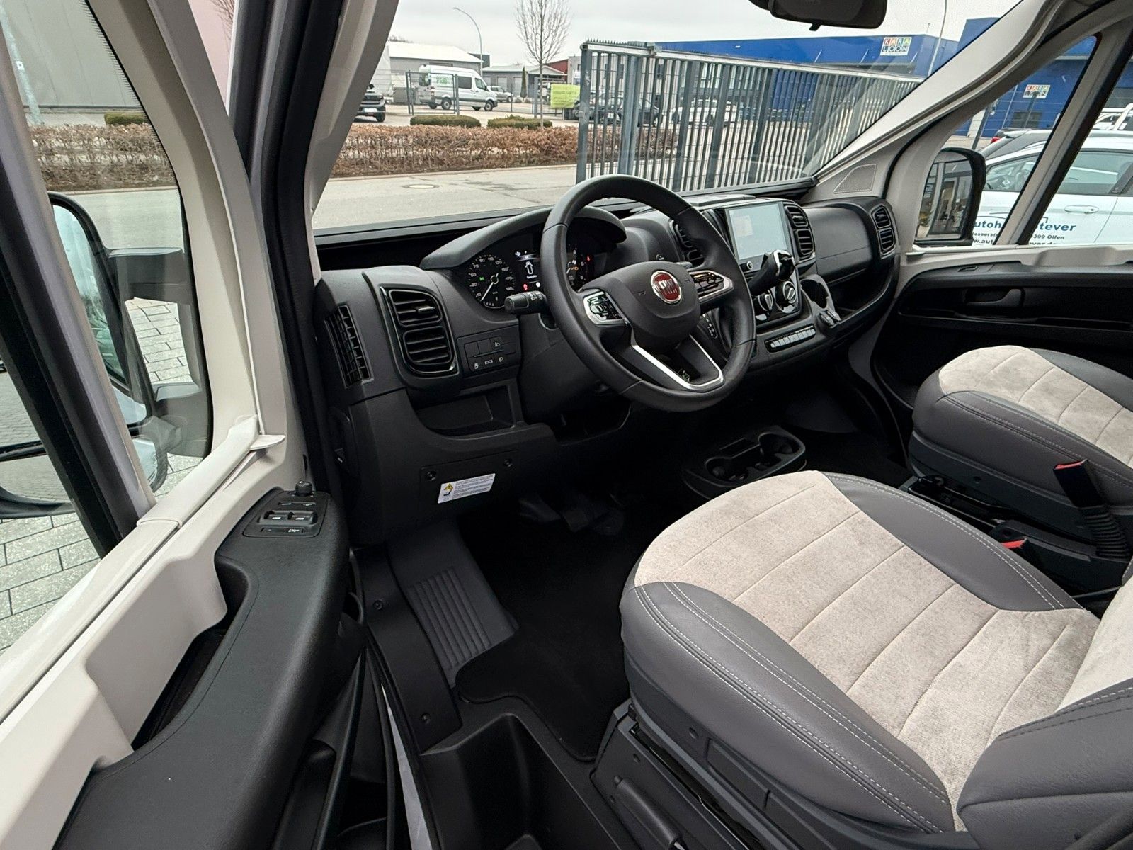 Fahrzeugabbildung Karmann Dexter DE 600 Automatik  160 PS