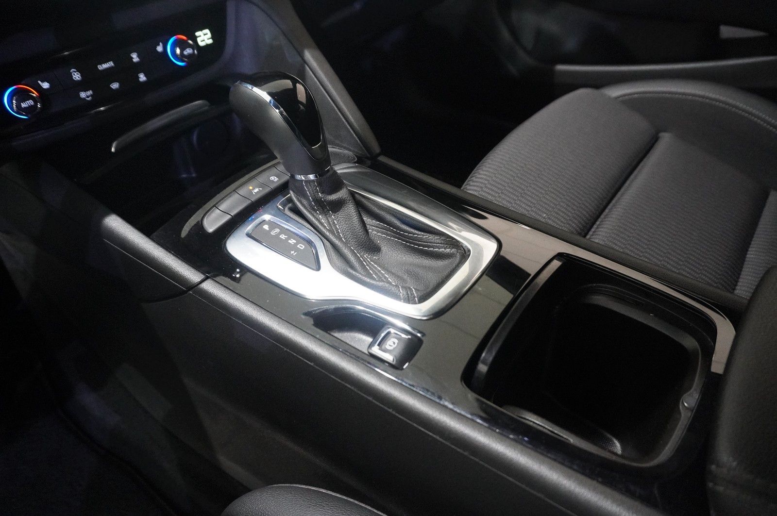 Fahrzeugabbildung Opel Insignia B ST 2.0D ELEGANCE NAVI/LED/VIRTU./AHK