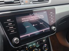 SKODA Superb 1.5 TSI ACT Carplay AHKschwenk. ACC