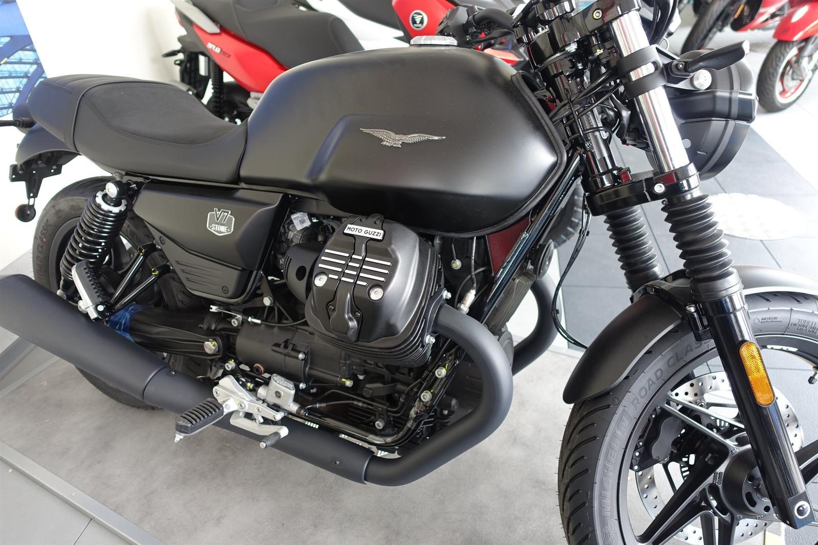 Moto Guzzi V7 Stone sofort verfügbar