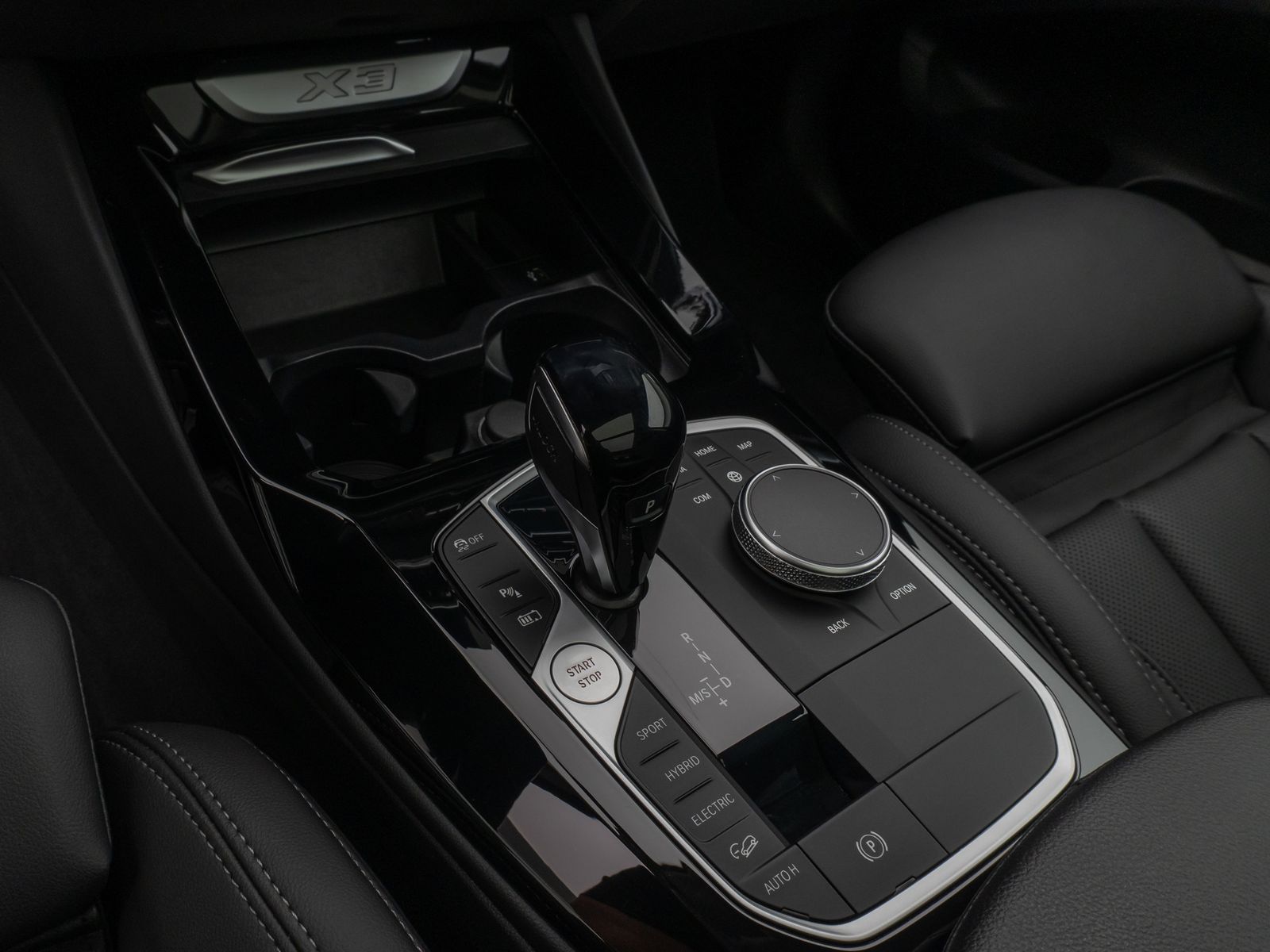 Fahrzeugabbildung BMW X3 xD30e Panorama Kamera Laser HUD DAB HiFi 18"
