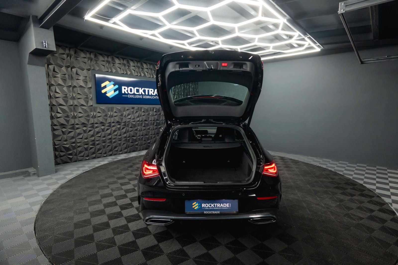 Fahrzeugabbildung Mercedes-Benz CLA 220 Shooting Brake AMG Line | ACC | LED