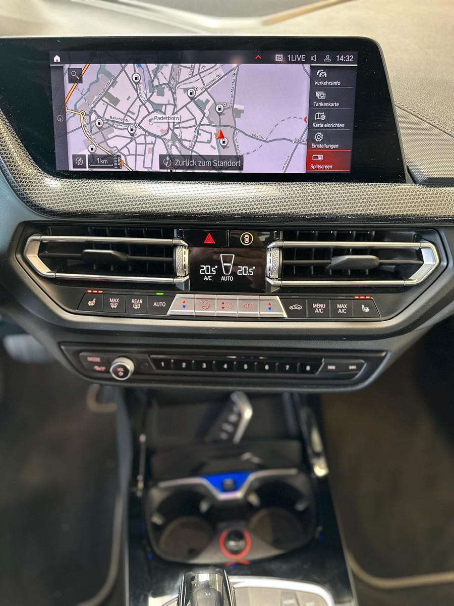 BMW 118i 1 Limousine Navi HeadUp Sport Line 8fach