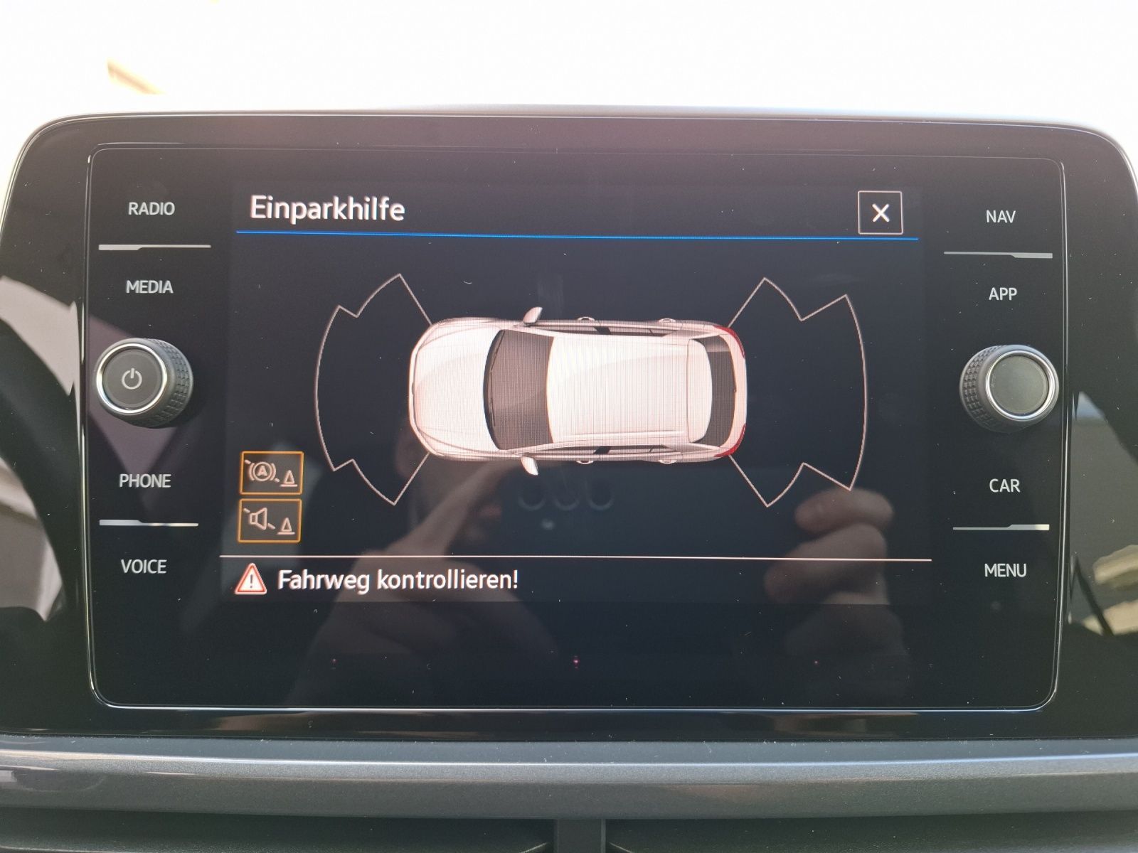 Fahrzeugabbildung Volkswagen T-Roc TSI Style LED Navi AID ACC Park-Assist SH