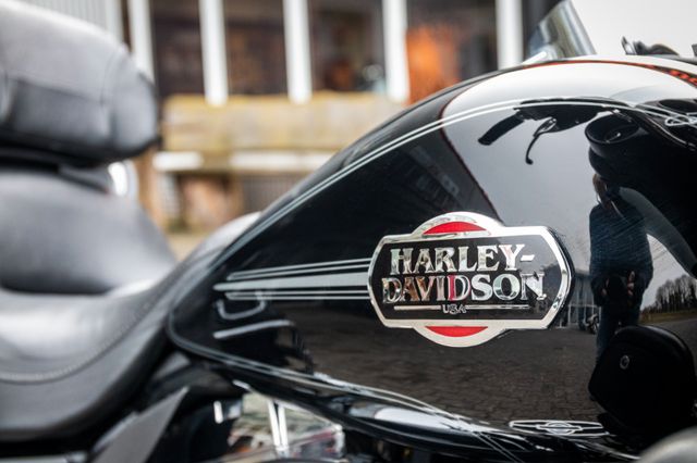 Fahrzeugabbildung Harley-Davidson FLHTCU Ultra Classic Electra Glide JEKILL & HYDE