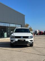 Volkswagen Tiguan Highline 4Motion AHK ACC 1.Hand - mit Diesel-Antrieb: Weiß, Alcantara, Ambiente-Beleuchtung